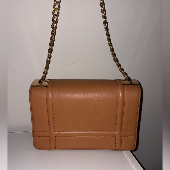 Stylish Nude Beige Shoulder Bag with Gold Chain Strap - Picture 2 of 5